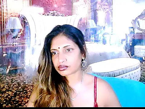 Snapshot of IndianHunnie69 chatting on 12/16/25, 05:44 IndianHunnie69 online show from 12/16/25, 05:44