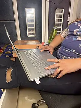 butterflyslay online show from 02/10/26, 12:53