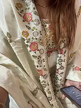 butterflyslay online show from 04/08/26, 04:03