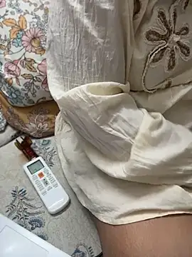 butterflyslay online show from 05/12/26, 01:50
