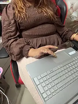 butterflyslay online show from 04/05/26, 05:08