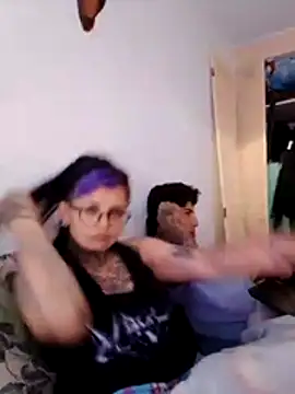 Snapshot of shadowofpleasure chatting on 12/18/25, 11:36 shadowofpleasure online show from 12/18/25, 11:36