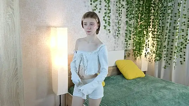 ViollaBloom online show from 12/14/25, 01:56