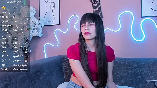 Snapshot of belinda__1 chatting on 12/17/25, 12:32 belinda 1 online show from 12/17/25, 12:32