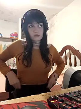 Snapshot of ladydark25 chatting on 12/15/25, 02:06 ladydark25 online show from 12/15/25, 02:06