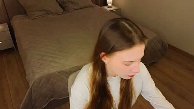 Snapshot of LouieRemeder chatting on 12/15/25, 04:07 LouieRemeder online show from 12/15/25, 04:07