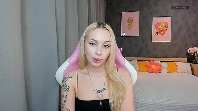 LanaMiracle online show from 02/25/26, 03:18