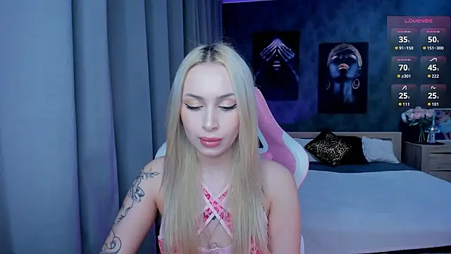 LanaMiracle online show from 02/05/26, 03:57