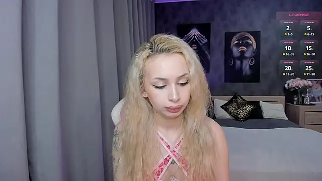 LanaMiracle online show from 02/11/26, 04:01