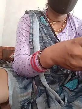 Aaisha 01 online show from 04/05/26, 09:38