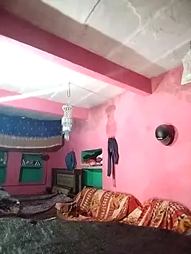 Snapshot of Aaisha_01 chatting on 12/19/25, 05:00 Aaisha 01 online show from 12/19/25, 05:00