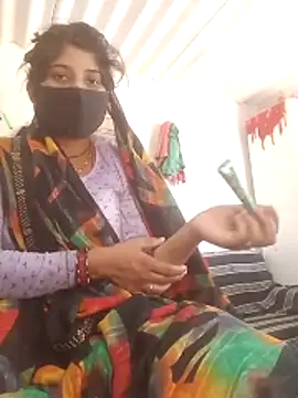 Aaisha 01 online show from 04/18/26, 07:33