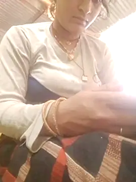 Aaisha 01 online show from 04/22/26, 07:15