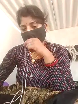 Aaisha 01 online show from 04/08/26, 10:17