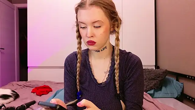 candy kattee online show from 12/13/25, 08:48