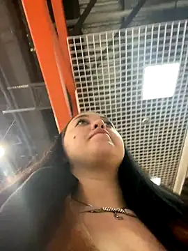 Snapshot of Bright-Flash chatting on 12/19/25, 01:02 Bright-Flash online show from 12/19/25, 01:02