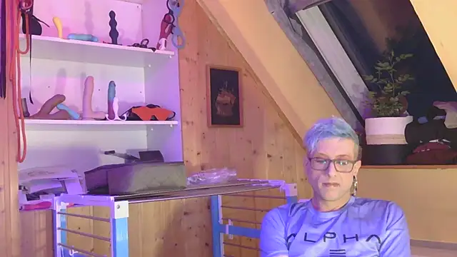 AskAveryAnything online show from 04/26/26, 02:42