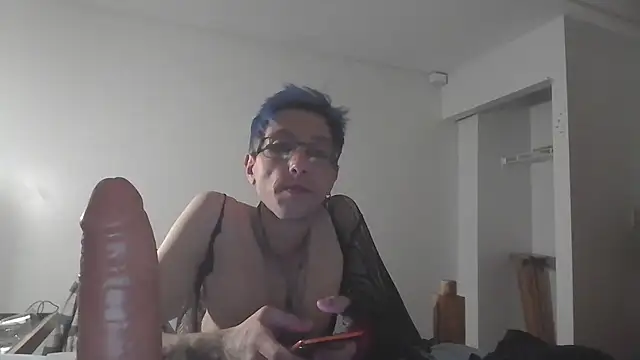 Snapshot of AskAveryAnything chatting on 12/16/25, 10:52 AskAveryAnything online show from 12/16/25, 10:52