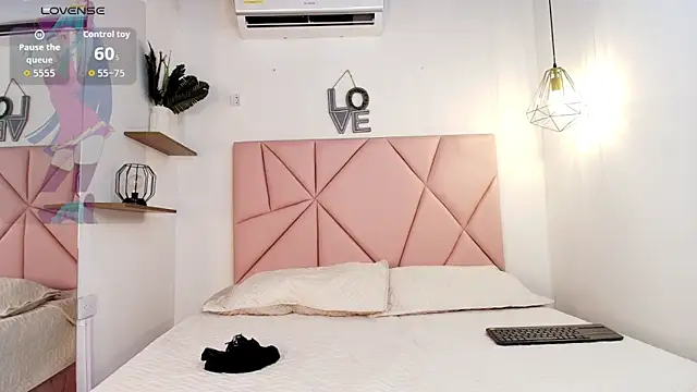 emily burton18 online show from 03/10/26, 12:09