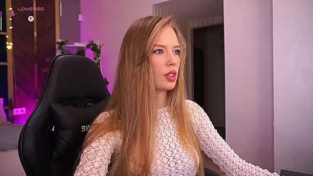 MollyyMayy online show from 02/17/26, 04:04