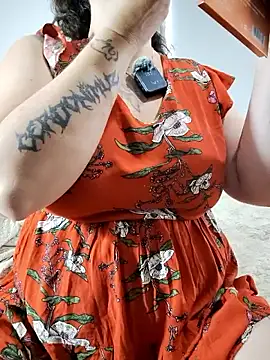 Divine Pouvoir online show from 01/06/26, 04:00