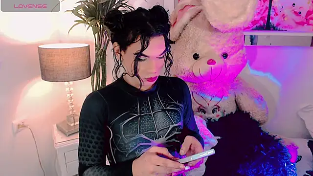 agathaferrer3 online show from 12/18/25, 11:36