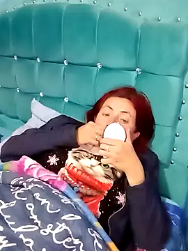 Annelis1 online show from 12/16/25, 05:33