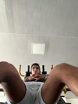 Snapshot of chico_sweet chatting on 12/17/25, 04:45 chico sweet online show from 12/17/25, 04:45