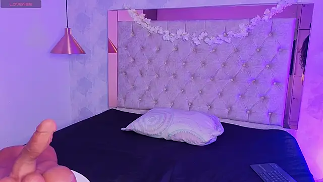 kylie river online show from 02/15/26, 01:54