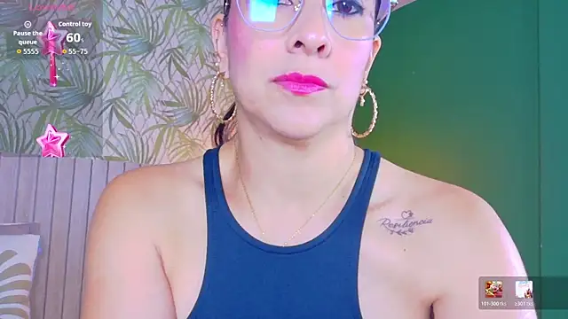 Snapshot of Sunny_River chatting on 07/05/26, 02:46 Sunny River online show from 07/05/26, 02:46