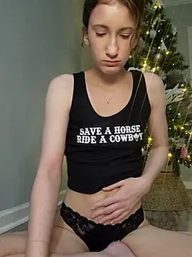 Snapshot of brattyserena chatting on 12/19/25, 05:21 brattyserena online show from 12/19/25, 05:21