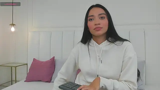 Snapshot of barbara_noa chatting on 12/18/25, 12:09 barbara noa online show from 12/18/25, 12:09