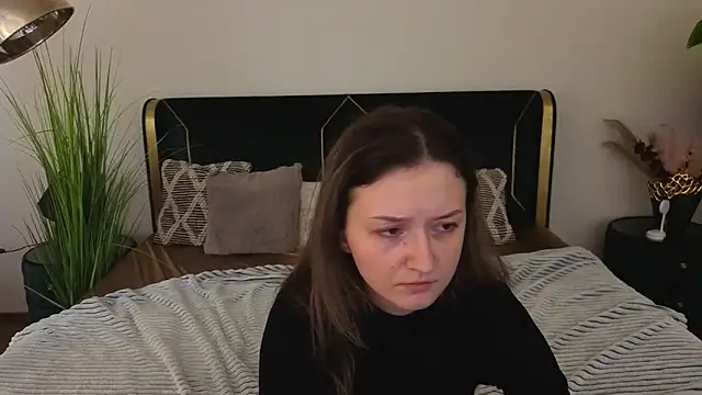 CyrenaLuxe online show from 03/21/26, 08:19