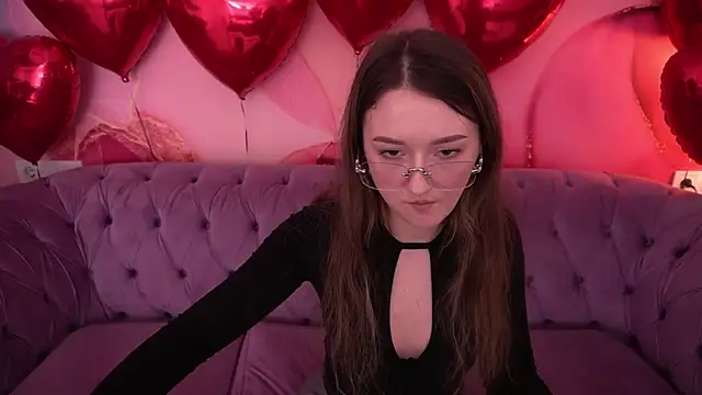 CyrenaLuxe online show from 02/12/26, 05:45