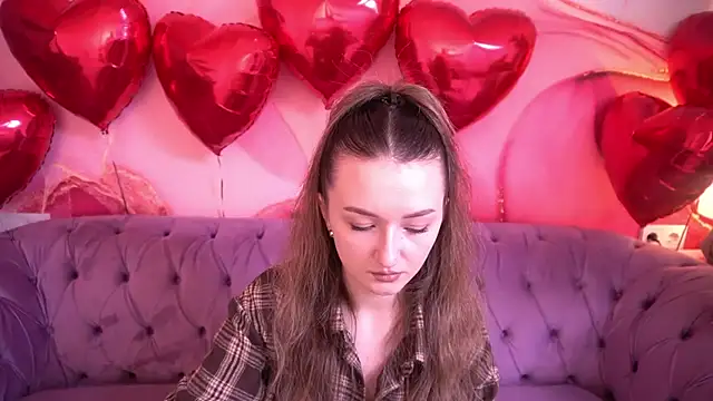 CyrenaLuxe online show from 02/11/26, 01:11