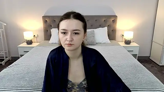 CyrenaLuxe online show from 05/05/26, 05:32