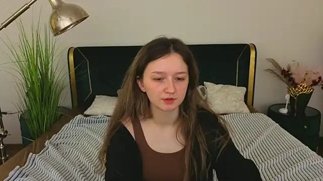 CyrenaLuxe online show from 03/29/26, 08:49