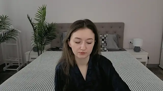 CyrenaLuxe online show from 03/25/26, 06:35