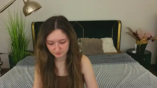 CyrenaLuxe online show from 03/28/26, 08:43