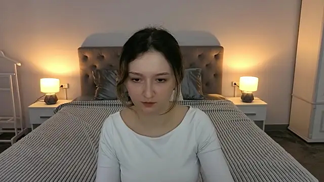 CyrenaLuxe online show from 04/07/26, 06:04