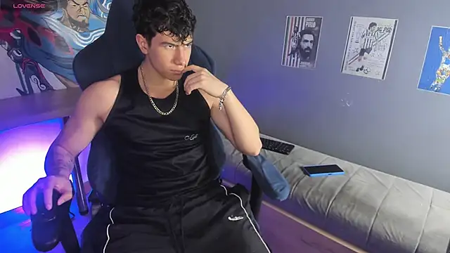 Snapshot of Criss_Adams chatting on 01/17/26, 02:15 Criss Adams online show from 01/17/26, 02:15