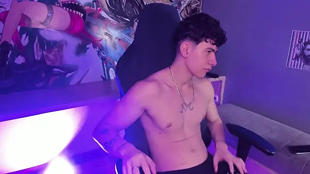 Snapshot of Criss_Adams chatting on 03/01/26, 02:33 Criss Adams online show from 03/01/26, 02:33