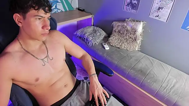 Criss Adams online show from 01/07/26, 03:00