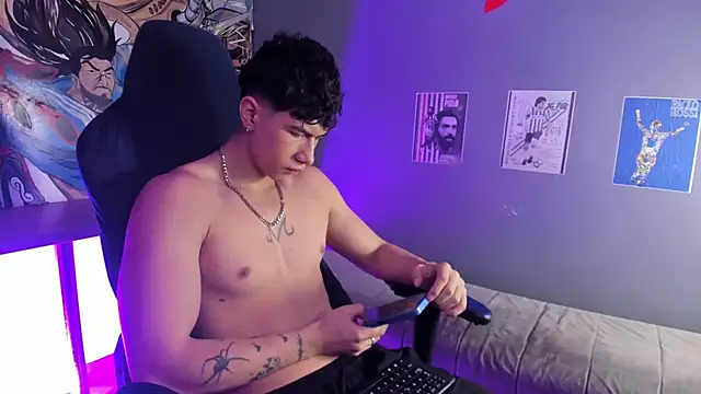 Snapshot of Criss_Adams chatting on 01/19/26, 01:53 Criss Adams online show from 01/19/26, 01:53