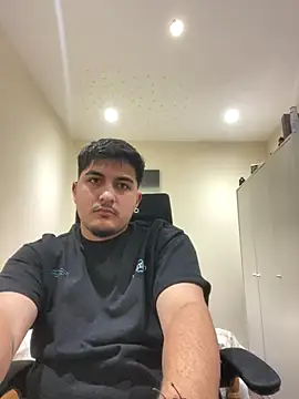 Juliann69Ramiro online show from 12/16/25, 11:09