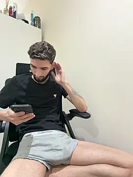 Juliann69Ramiro online show from 02/26/26, 09:26