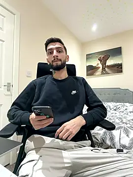 Juliann69Ramiro online show from 01/05/26, 07:39