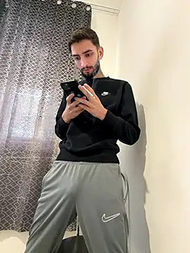 Juliann69Ramiro online show from 01/09/26, 09:27