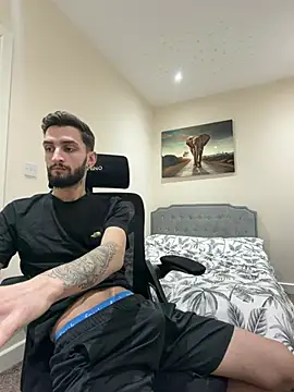 Juliann69Ramiro online show from 01/15/26, 08:23