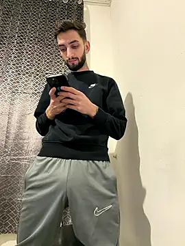 Juliann69Ramiro online show from 01/08/26, 03:18